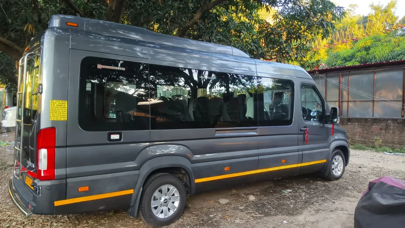 Vansh Taxi Service Mathura Vrindavan